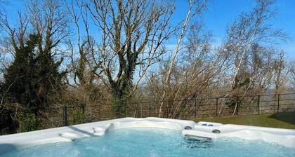 Blooms House - Cookswood