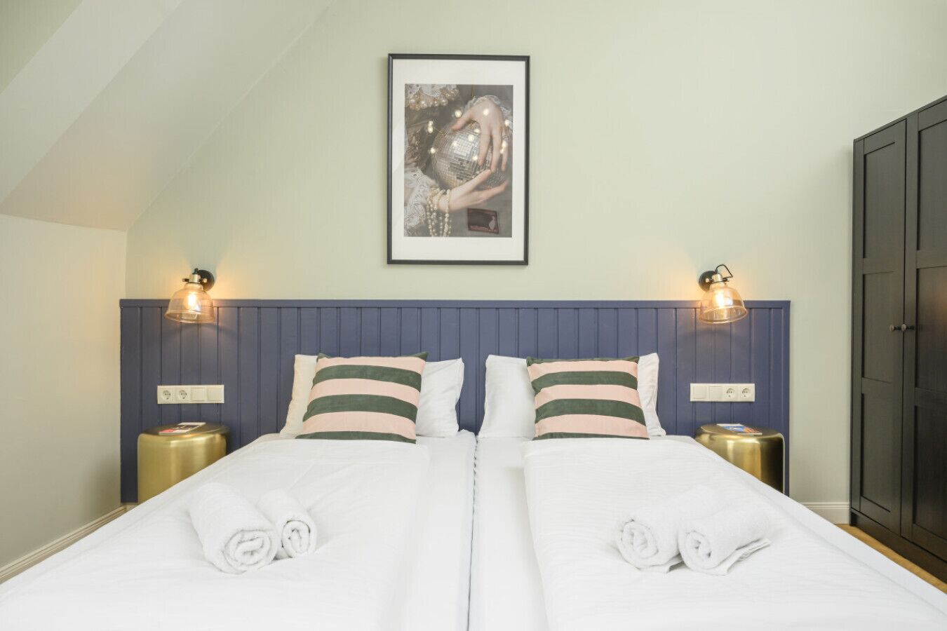1 bedroom, desk, free WiFi, bed sheets