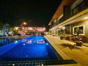 บริเวณภายนอก