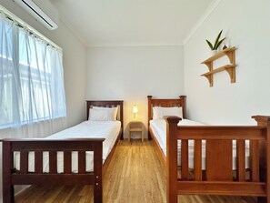4 Schlafzimmer, Bügeleisen/Bügelbrett, kostenloses WLAN, Bettwäsche