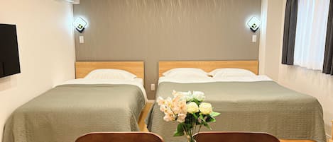 Habitación triple clásica, no fumadores | Wifi gratis y ropa de cama