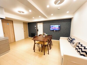 Free WiFi, bed sheets - RUKA (Osaka)