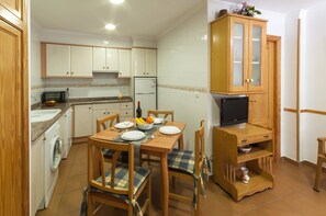 Apartment | Private kitchen | Highchair - Comtessa - Apartment In Oliva (Oliva)