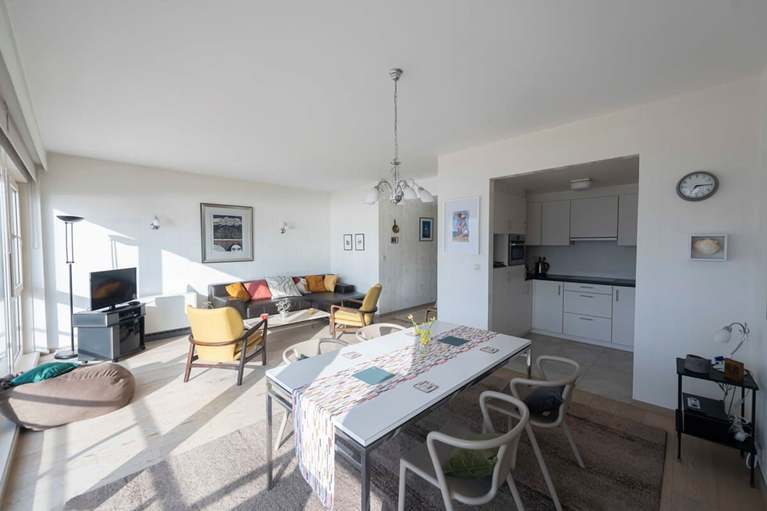 House | 2 bedrooms, desk, Internet