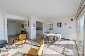 Apartment - Seaview Apartment on the Beach - Free Parking (Ostend)