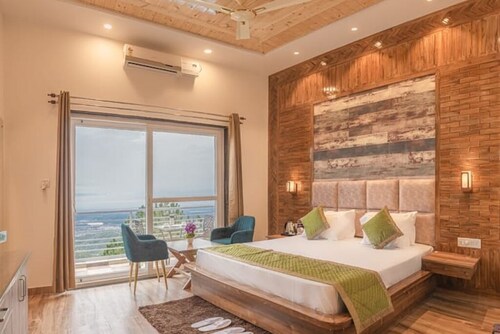 4 BR Lake View Kasauli cottage | Clouds View | AC

