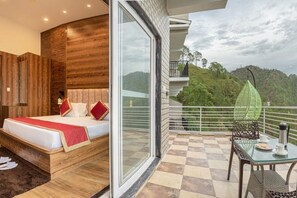 4 bedrooms, WiFi, bed sheets
