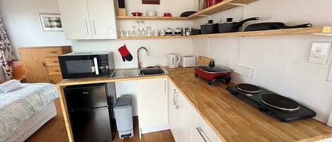 Fridge, microwave, stovetop, toaster