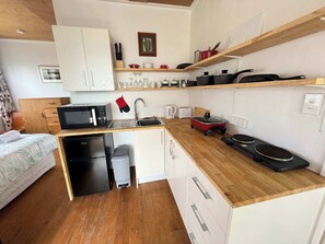 Fridge, microwave, stovetop, toaster