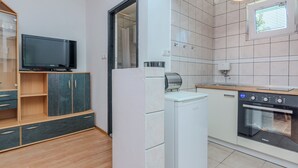 Comfort Apartment, Partial Sea View | Private kitchen - Apartment Jozanovic (Vir)