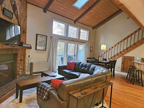 Fireplace, ski shuttle, pool  & hot tub access, tennis. L3205 by LRS