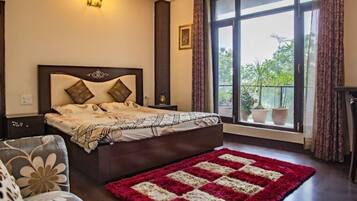 3 bedrooms, bed sheets