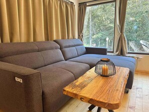 Maison, 3 chambres, patio, vue jardin | Coin séjour