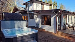 Ferienhaus, 3 Schlafzimmer, Terrasse, Gartenblick | Außen-Whirlpool