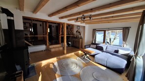 House, 3 Bedrooms, Patio, Garden View | Living room