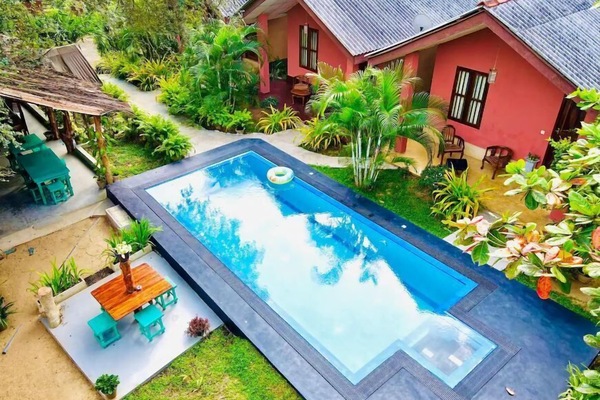 Deluxe Villa, 1 Bedroom, Private Bathroom, Pool View | Bathroom | Towels, soap, shampoo, toilet paper