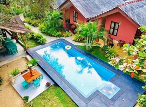 Biệt thự Deluxe, 1 phòng ngủ, phòng tắm riêng, quang cảnh hồ bơi | Phòng tắm | Khăn tắm, xà phòng, dầu gội, giấy vệ sinh 