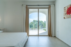 5 slaapkamers, een strijkplank/strijkijzer, gratis wifi, beddengoed