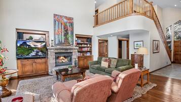 House, 4 Bedrooms | Living area