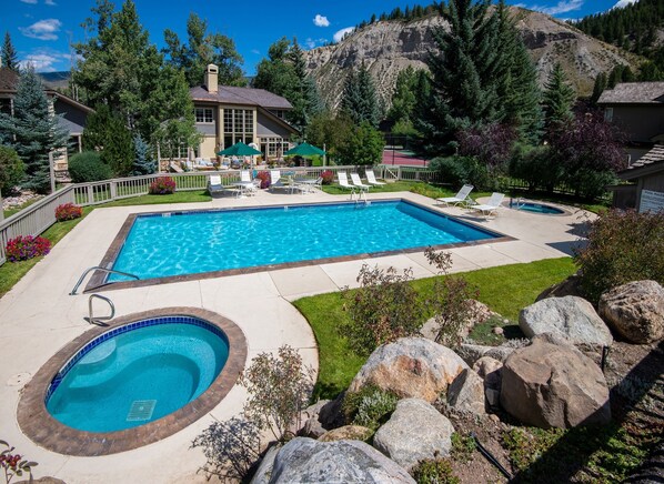 Huis, 4 slaapkamers | Zwembad | Een buitenzwembad