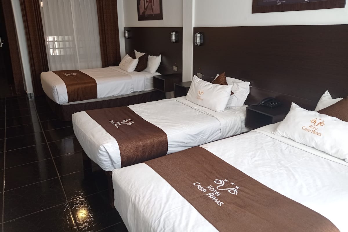 Family Triple Room | Desk, free WiFi