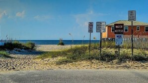 A beachside property with signs indicating no parking, no motorized vehicles, and no water access. - The Rookery Iii 4007 3 Bedroom Cottage (Gulf Shores)