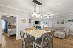 Cottage, 3 Bedrooms | Dining