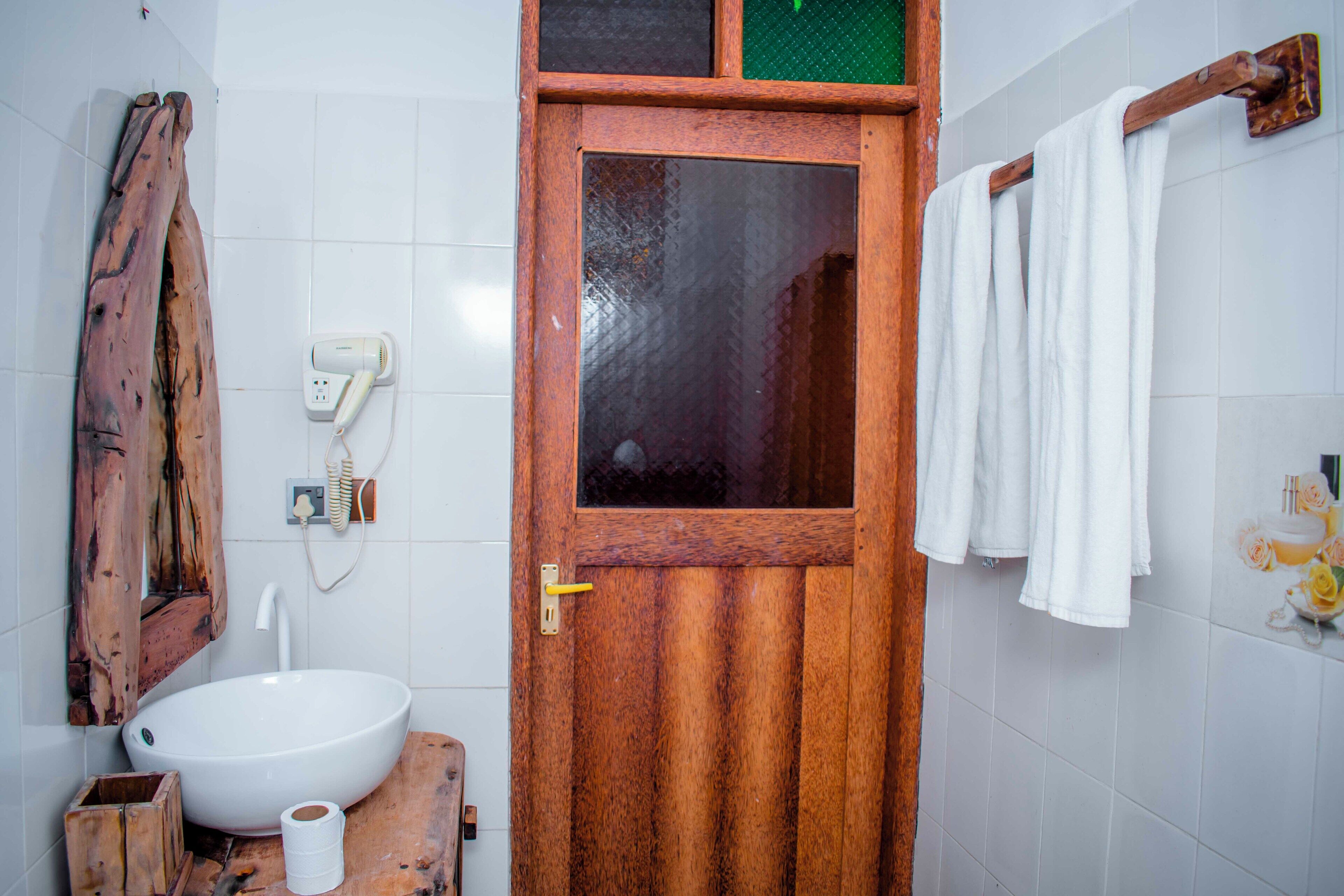 Towels, soap, shampoo, toilet paper