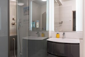 Dusche, Haartrockner