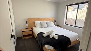 4 bedrooms, desk, iron/ironing board, WiFi
