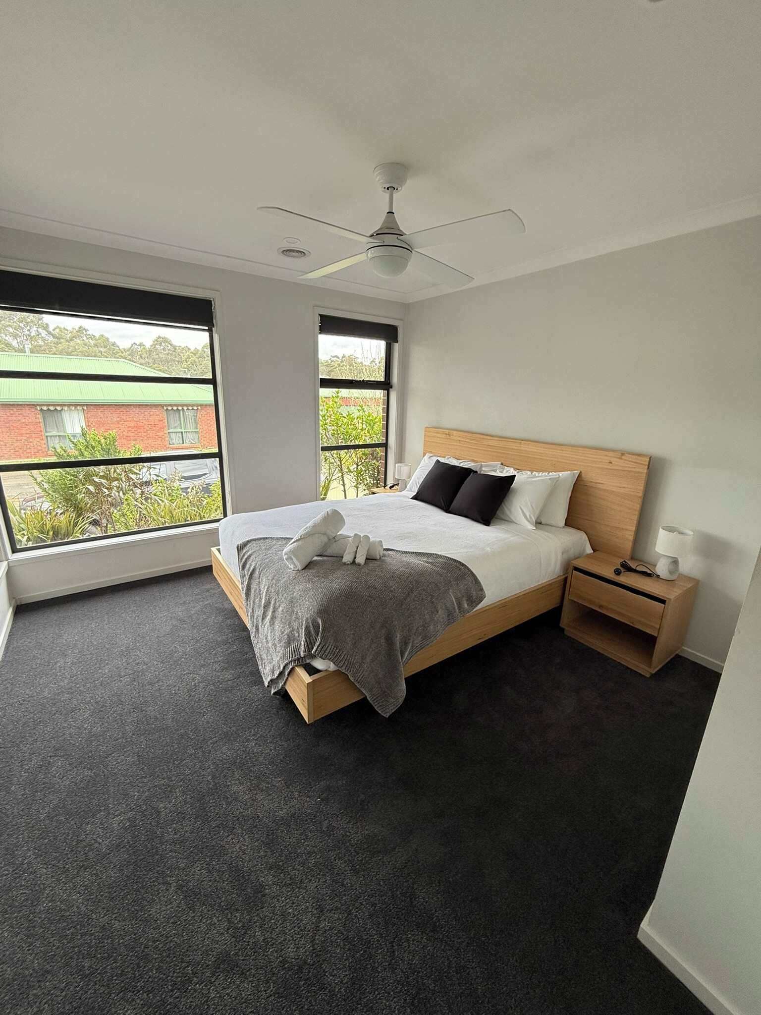 4 dormitorios, escritorio, tabla de planchar con plancha y wifi