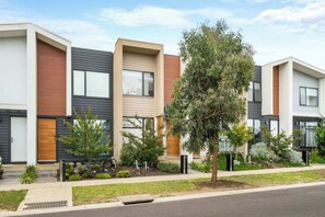 Exterior - Beautiful 2BR on Bright, Torquay (Torquay)