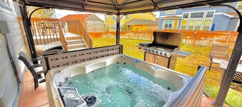 GolfSim HotTub PS5 Sauna Theater Pooltable 6BR 5BA 420