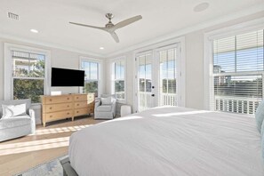 4 عدّة غرف نوم ومكواة/لوح كي وواي فاي مجانًا وملاءات أسرّة