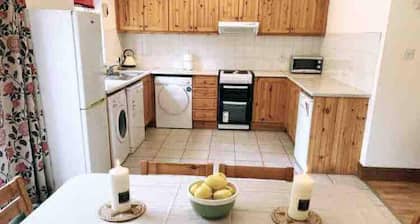 Molaga Street Retreat - 3 Bedroom House