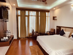 Premium Room | Desk, laptop workspace, free WiFi, bed sheets - Surya Lake View Retreat (Tehri)