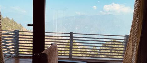 Premium Room | Living area | LCD TV