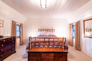 3 Schlafzimmer, Schreibtisch, Bügeleisen/Bügelbrett, Reisekinderbett