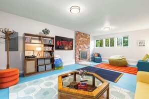 Interior - Spacious 3BD Retreat + Pet Friendly, Large Yard (Seattle)