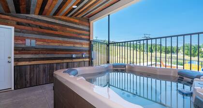 2 bed ground floor, pet friendly condo, ski-in/ski-out,
