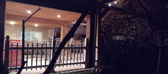 Cozy 2-bedroom apartment in enchanting Elk Ridge with AC, WiFi cottage feel