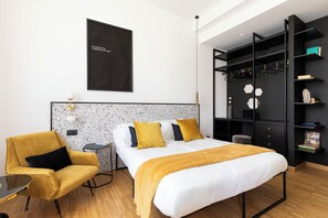 Apartment | 2 bedrooms, in-room safe, iron/ironing board, free WiFi