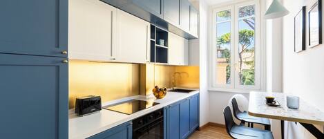 Apartment | Private kitchen | Fridge, microwave, oven, stovetop