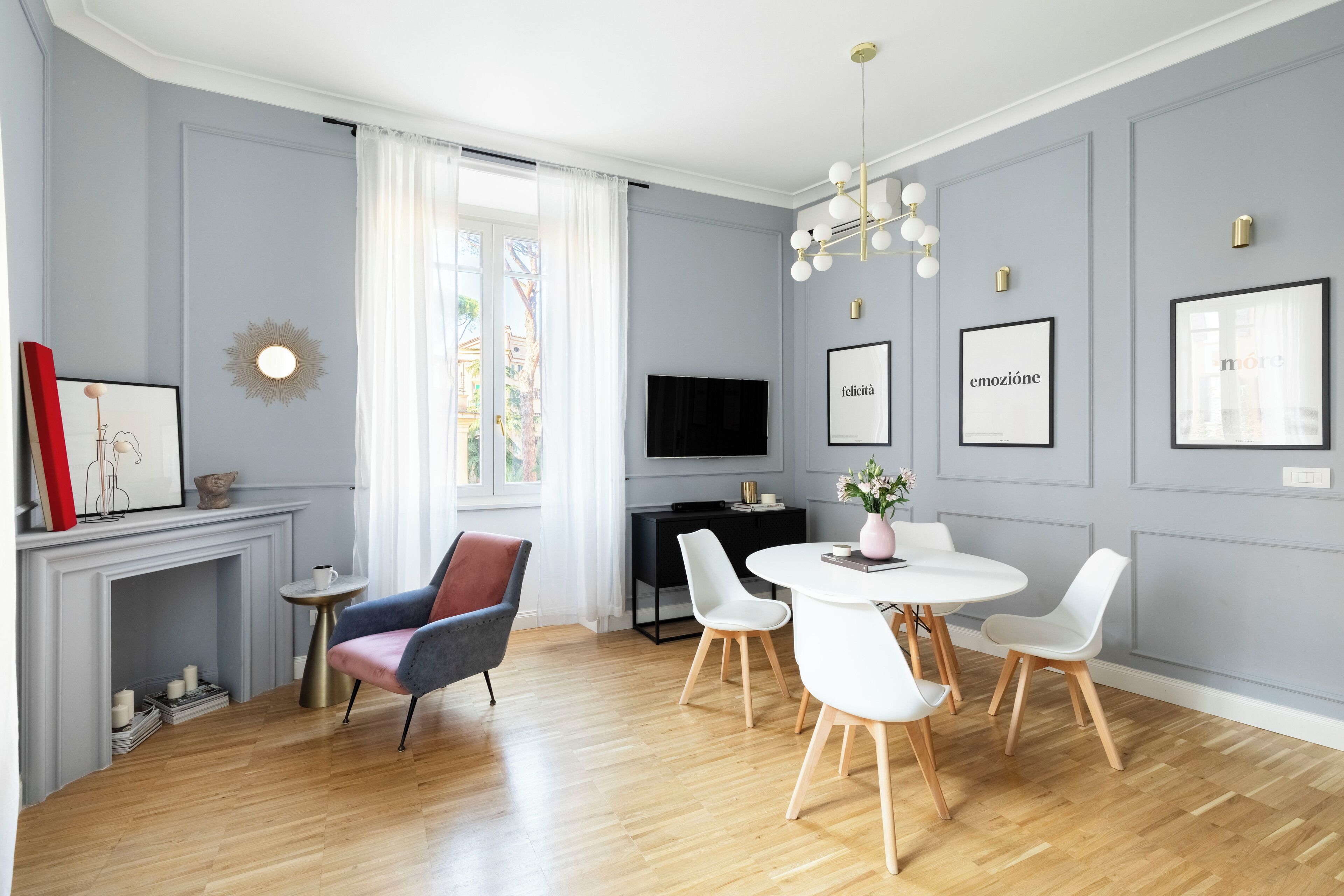 アパートメント | リビング エリア | 32 インチの薄型テレビ (ケーブル放送視聴可)