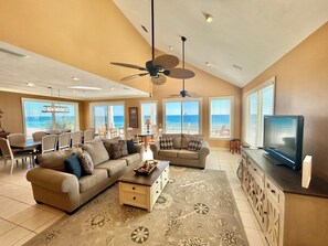 Smart TV, books - Beachfront 6-bedroom pet friendly home (St. George Island)