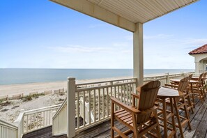 Property grounds - Beachfront 6-bedroom pet friendly home (St. George Island)