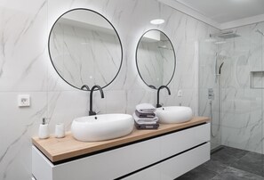 Appartement Luxe, non-fumeur, vue mer | Salle de bain
