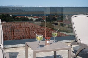Apartamento superluxo, para não fumantes, vista para o mar | Terraço/pátio