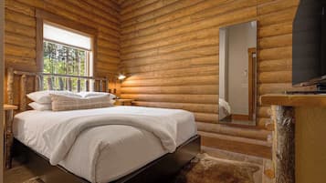 Iron/ironing board, travel crib, WiFi, bed sheets