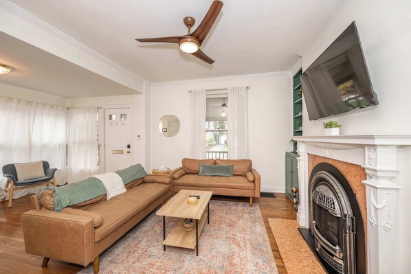 TV, fireplace, offices